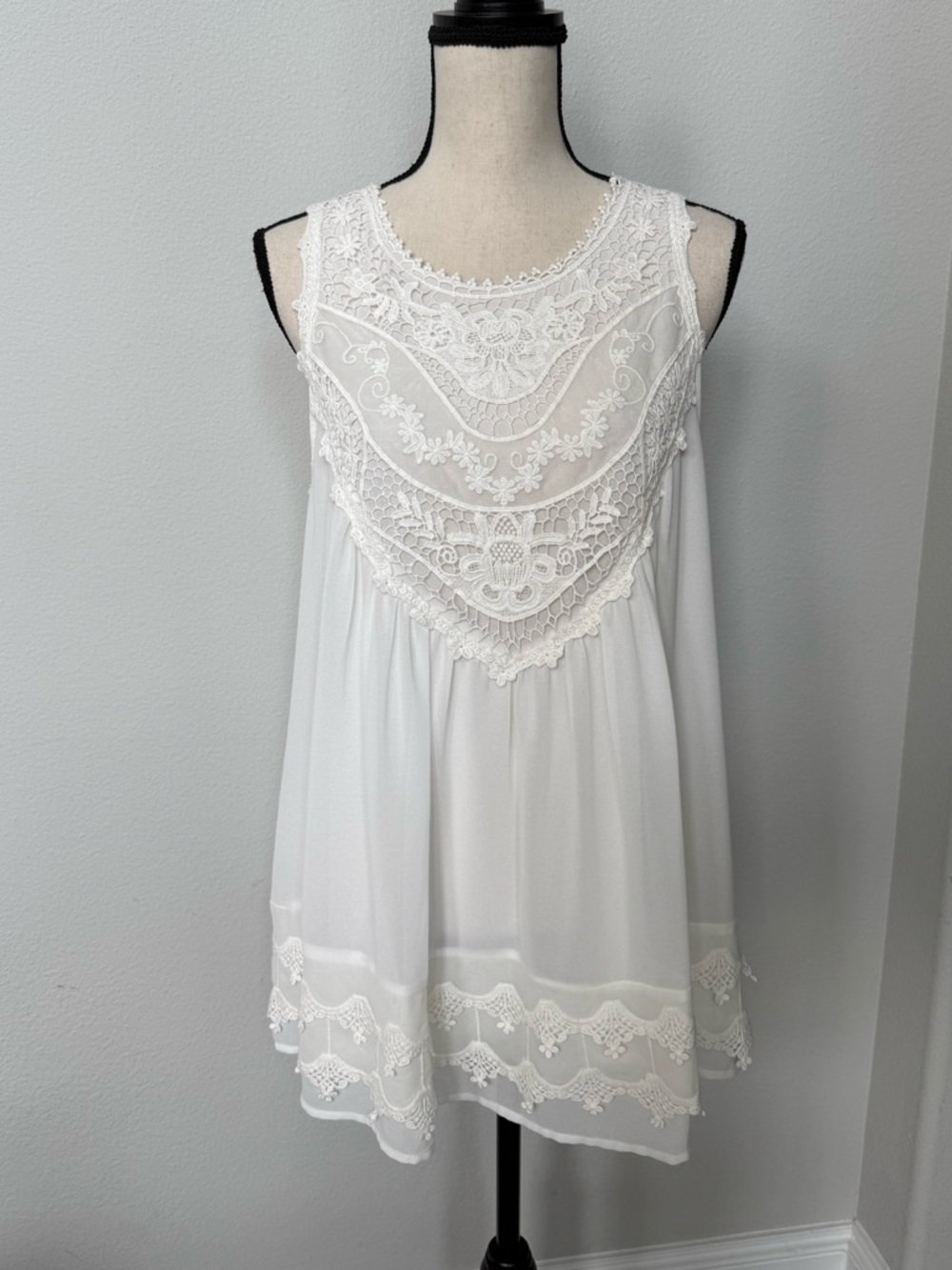 entro Cream Lace-Trim Blouse